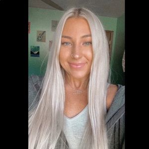 Meet your Posher, Alexis